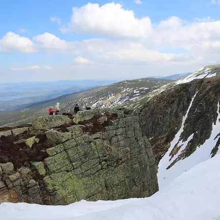 Drewniana Roza I Nad Stawem アパート