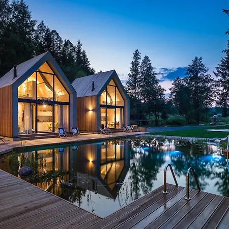 Drewniana Roza I Nad Stawem * 佩霍维采