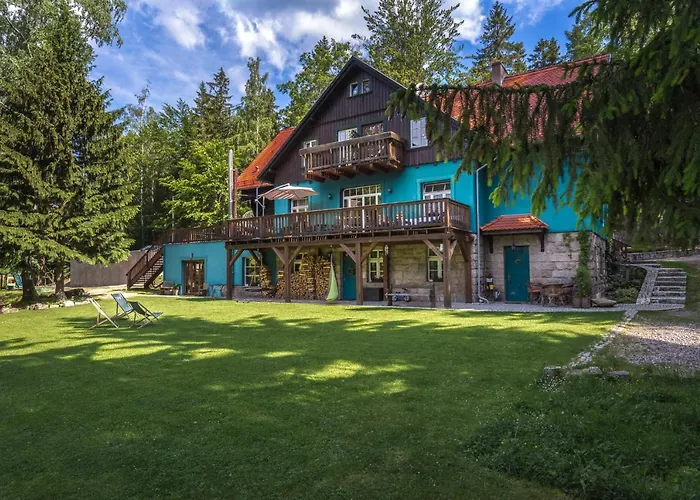 Drewniana Roza I Nad Stawem *