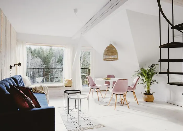 Drewniana Roza I Nad Stawem 佩霍维采