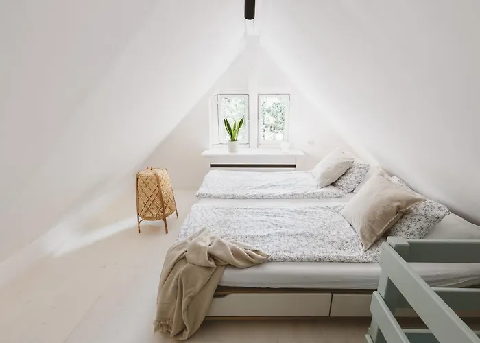 Drewniana Roza I Nad Stawem Apartmán *