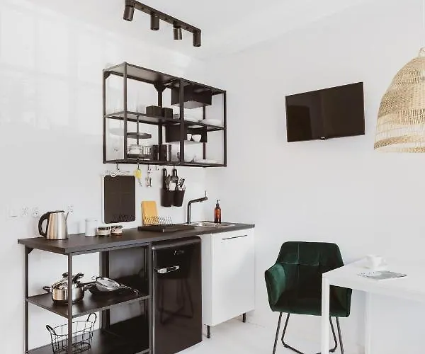 Drewniana Roza I Nad Stawem *